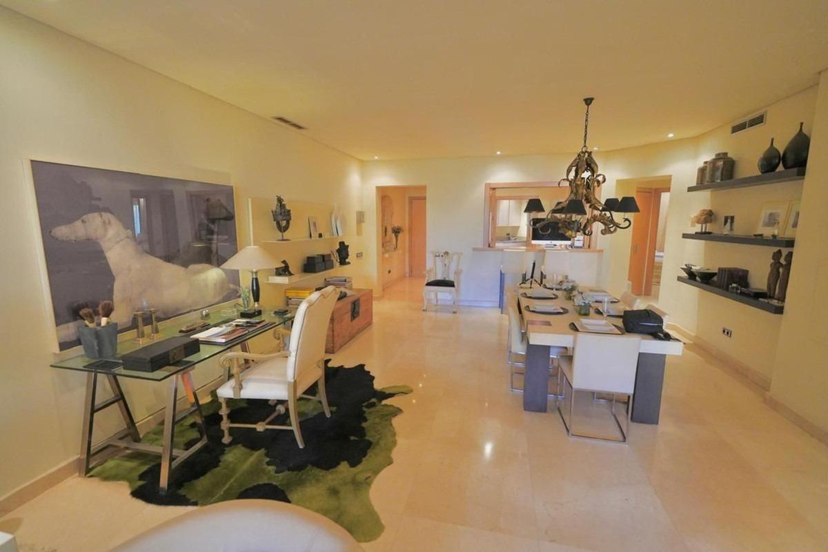 Venta de piso en Piso en Avenida Buchinger, Sierra Blanca, Marbella, Marbella
photo 2