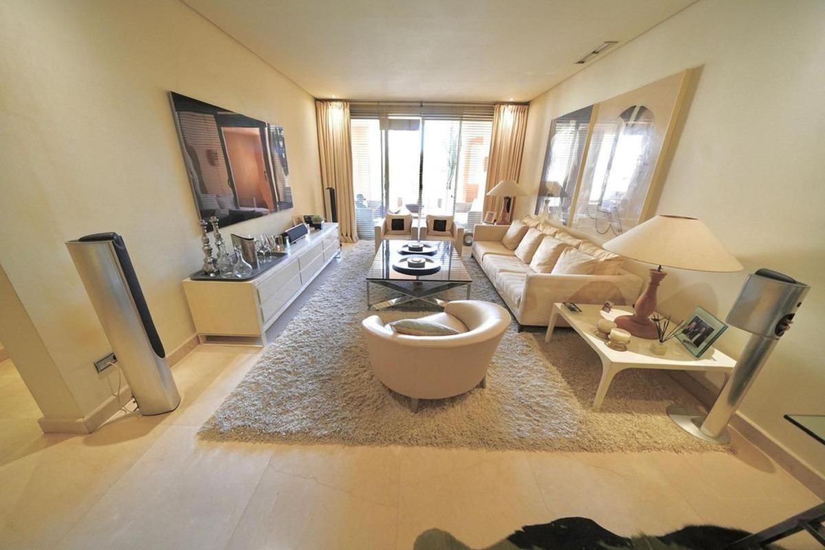 Venta de piso en Piso en Avenida Buchinger, Sierra Blanca, Marbella, Marbella
photo 4