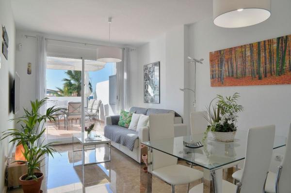 Ático en venta en  Ático en Calle Valderrama Golf, Buenas Noches, Estepona, Estepona photo 1