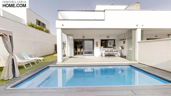 Chalet pareado en Avenida Santa Clara, Capellanía - Retamar, Alhaurín de la Torre photo 2