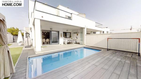 Chalet pareado en Avenida Santa Clara, Capellanía - Retamar, Alhaurín de la Torre photo 3