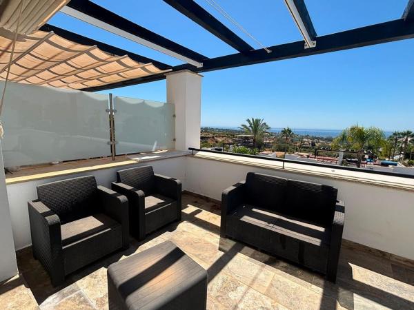 Chalet adosado en Calle Sand, 58, Santa Clara, Marbella thumbnail 2