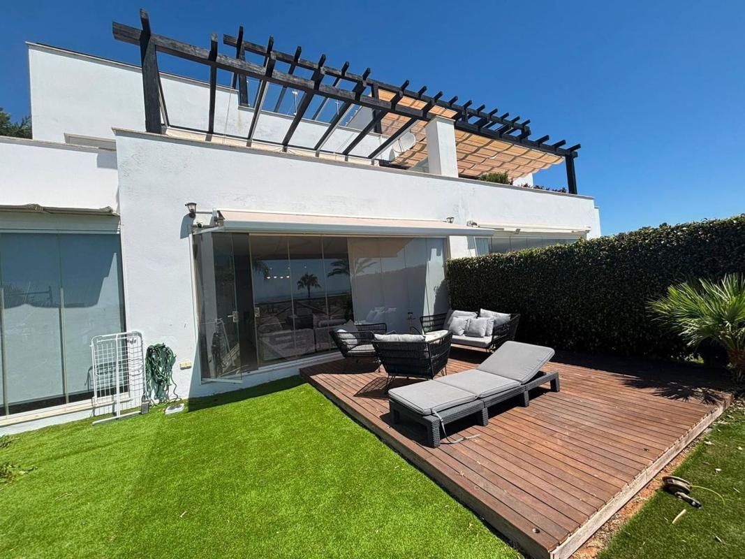 Sprzedaż szeregowego domku w  Chalet adosado en Calle Sand, 58, Santa Clara, Marbella , Marbella photo 3