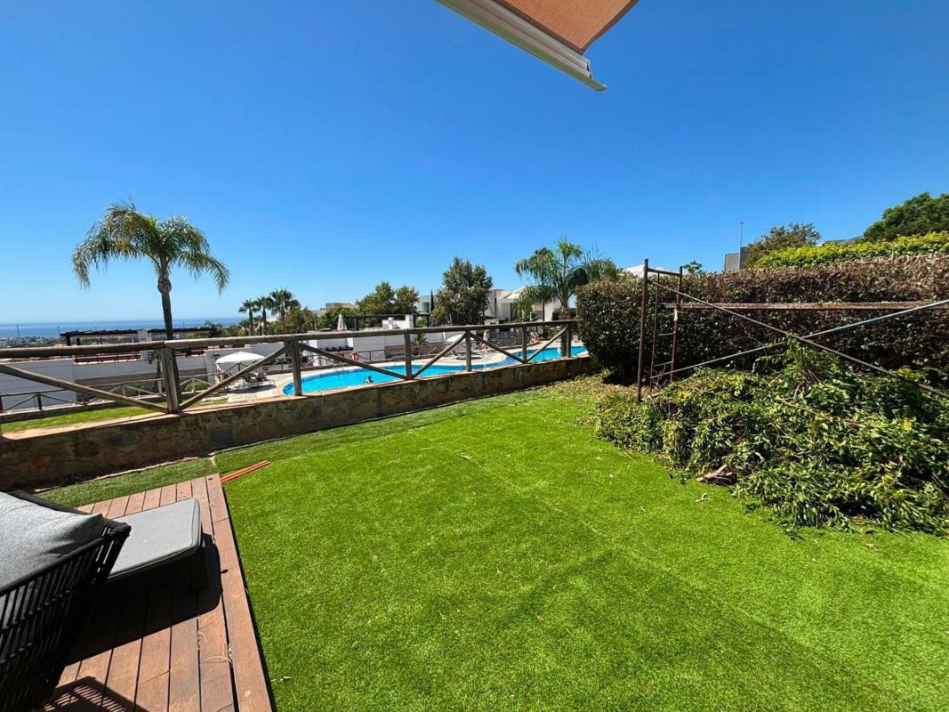 Sprzedaż szeregowego domku w  Chalet adosado en Calle Sand, 58, Santa Clara, Marbella , Marbella photo 5