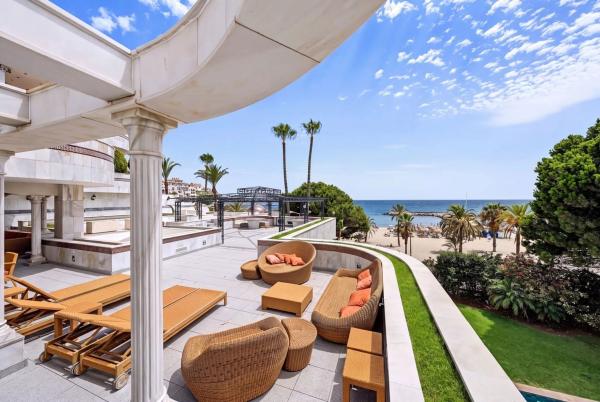 Venta de piso en Piso en Avenida José Banús, Puerto Banús, Marbella, Marbella
photo 1