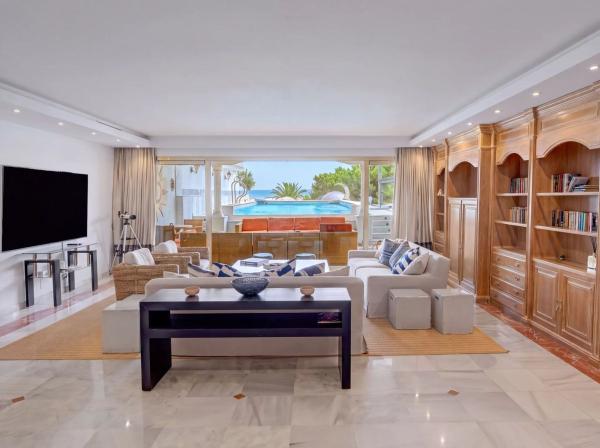 Venta de piso en Piso en Avenida José Banús, Puerto Banús, Marbella, Marbella
thumbnail 2