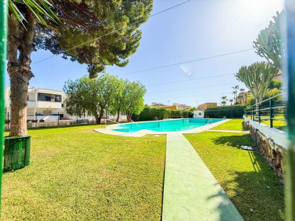 Sale of flat in Piso en Calle Kai Alde, Puerto de Estepona, Estepona, Estepona
thumbnail 2