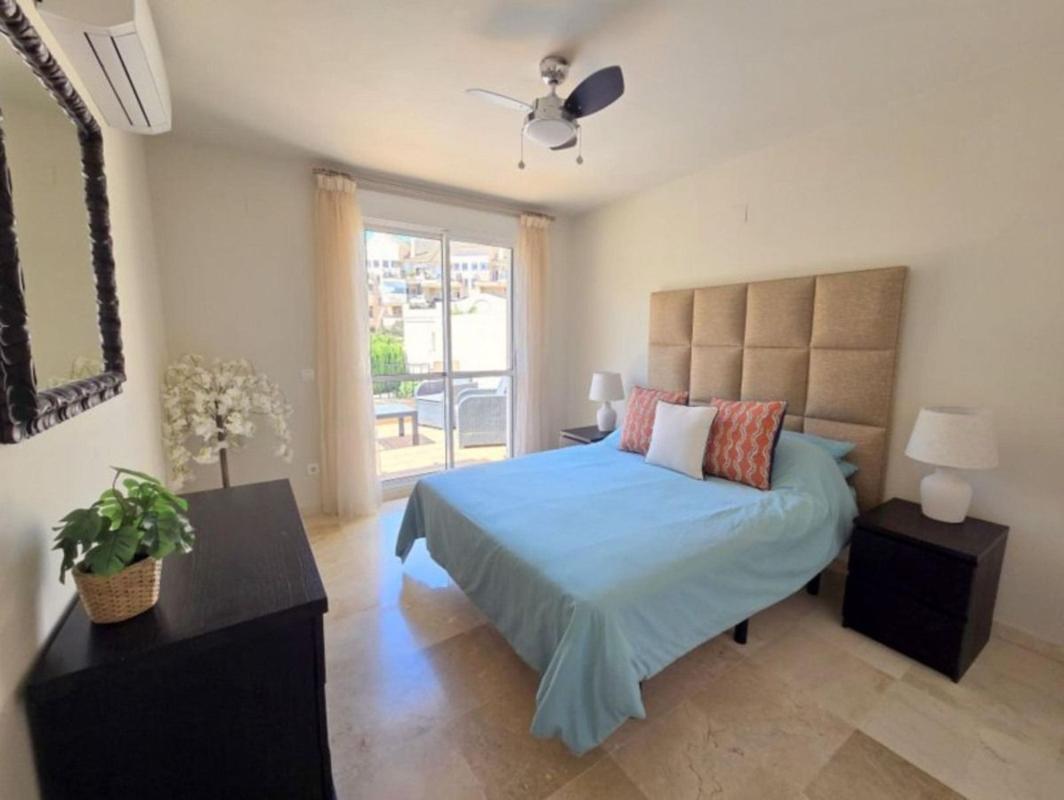 Продажа квартиры на Piso en Duqesa Fairways, La Duquesa, Manilva, Манильва
photo 5