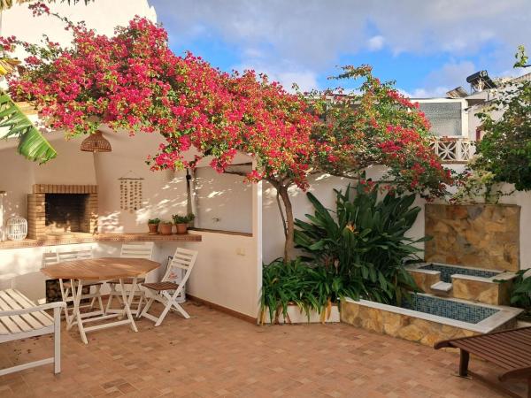 Chalet pareado en Avenida Andalucía s/n, Centro, Estepona photo 1
