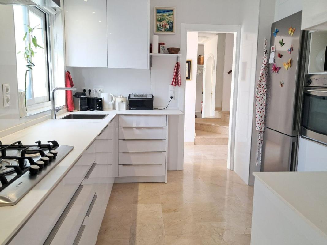 Venta de chalet independiente en Chalet pareado en Avenida Andalucía s/n, Centro, Estepona, Estepona
photo 3