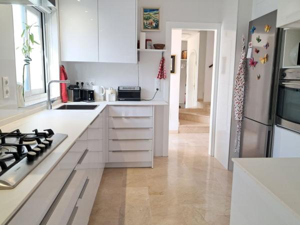 Chalet pareado en Avenida Andalucía s/n, Centro, Estepona photo 3