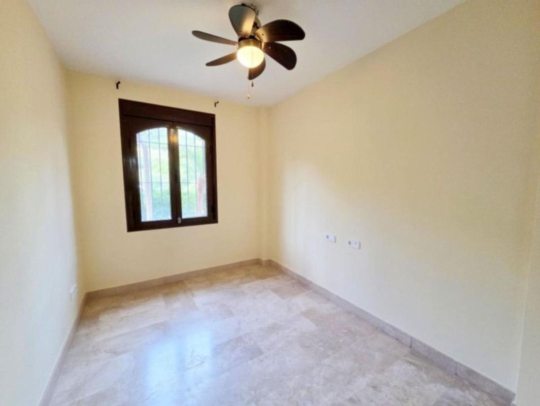 Venta de piso en Piso en Avenida Costa Galera, Buenas Noches, Estepona, Estepona
photo 4
