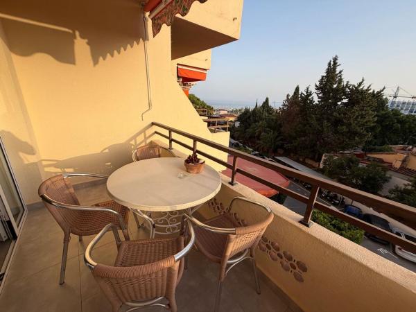 Venta de piso en Piso en Avenida Carlota Alessandri, 284, La Leala - El Saltillo, Torremolinos, Torremolinos
 photo 4