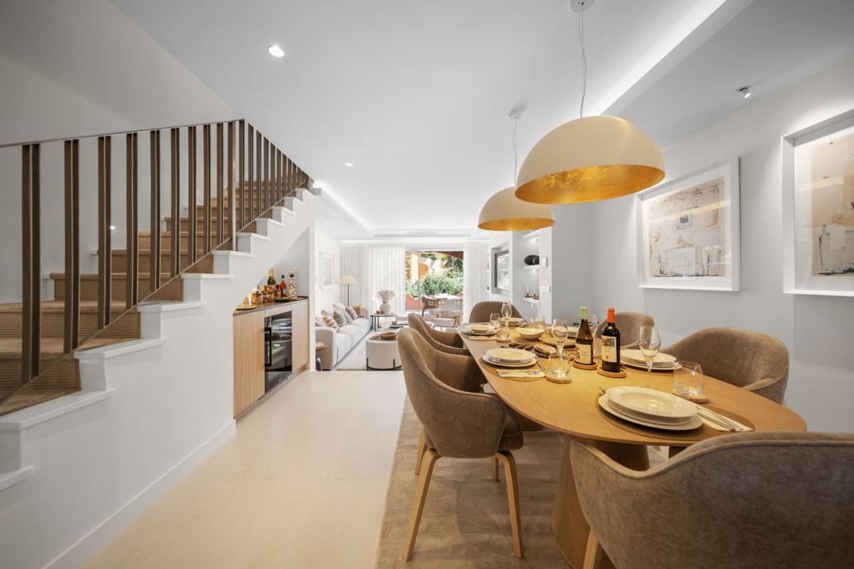 Продажа таунхауса в Chalet adosado en La Dama de Noche-La Alzambra, Marbella , Марбелла photo 4