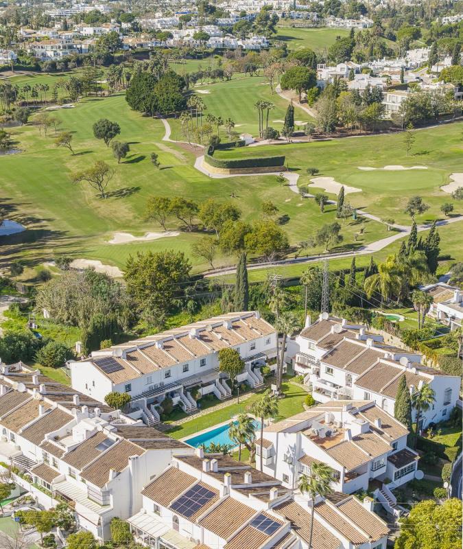 Продажа таунхауса в  Chalet adosado en Nueva Andalucía, Marbella , Марбелла photo 3