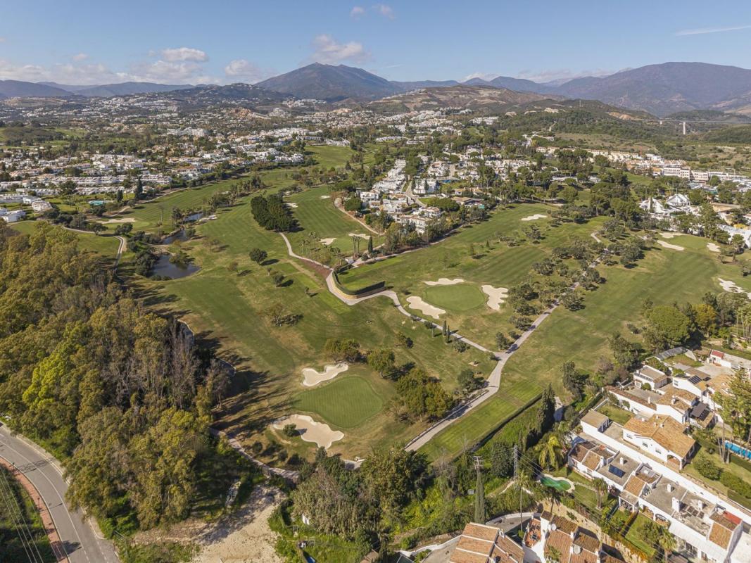 Продажа таунхауса в  Chalet adosado en Nueva Andalucía, Marbella , Марбелла photo 5