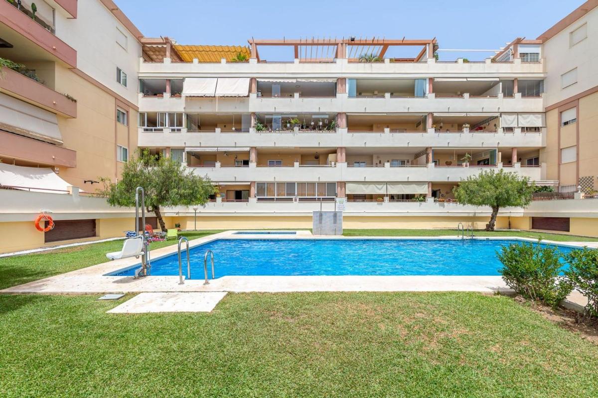 Sprzedaż mieszkania w Piso en Calle Ave Marina, 5, Zona Centro Comercial Torrequebrada, Benalmádena, Benalmádena
photo 3