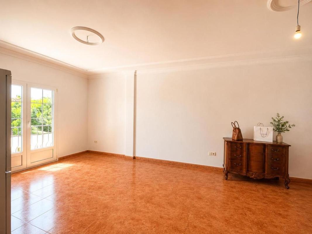 Properties for sale and rent in Spain photo 4