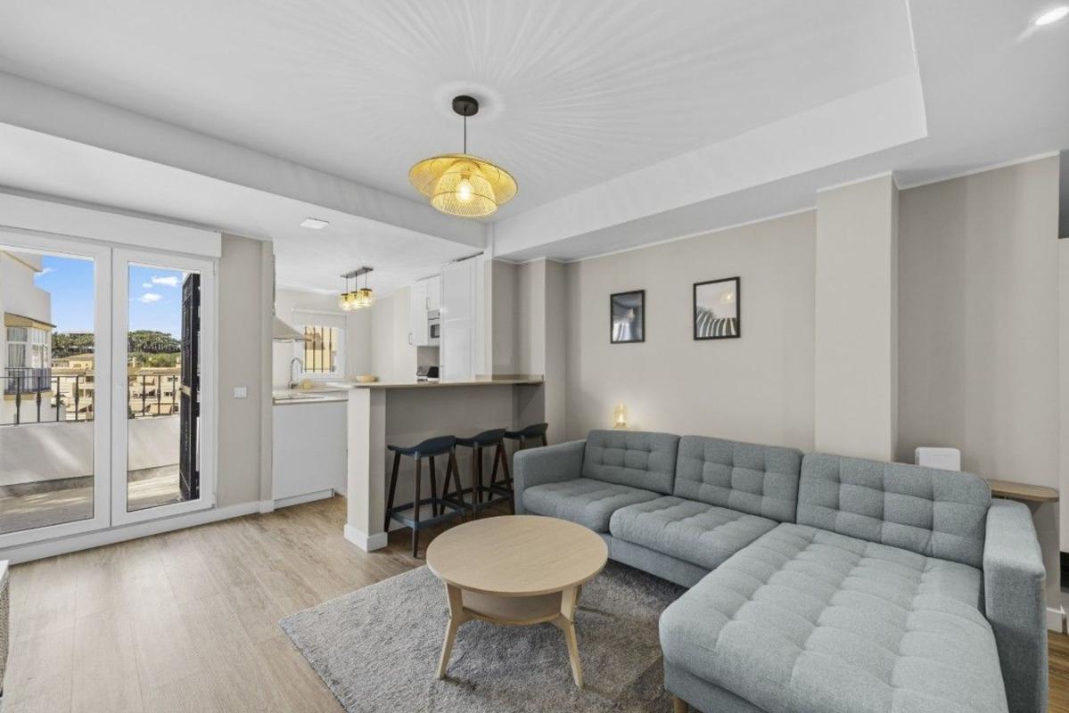 Продажа квартиры на Piso en Calle Vela, Zona Centro Comercial Torrequebrada, Benalmádena, Бенальмадена
photo 2