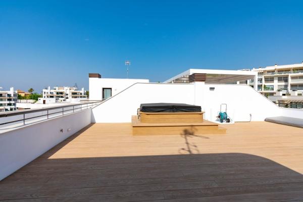 Duplex en venta en Dúplex en Calle República Checa s/n, Huerta Nueva, Estepona, Estepona thumbnail 2
