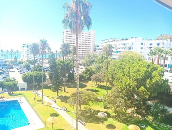 Продажа квартиры на Piso en Calle Le Corbusier, Cortijo Torrequebrada, Benalmádena, Бенальмадена
thumbnail 1