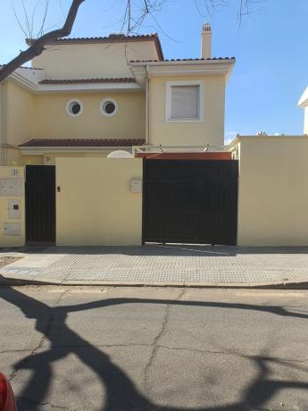 Chalet pareado en Calle Compositor Carmelo Bernaola, 31, Campanillas, Málaga photo 1