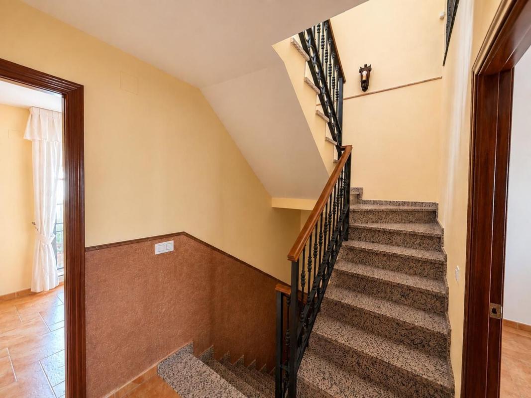 Продажа таунхауса в  Chalet adosado en Calle Hierbamora s/n, Centro, Benalmádena , Бенальмадена photo 5