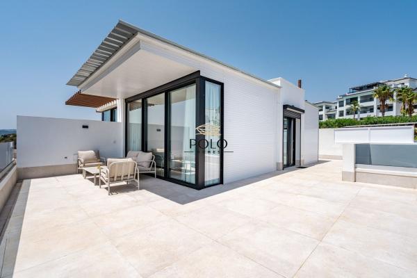 Duplex en venta en Dúplex en Avenida del Mirador s/n, Altos de Estepona, Estepona, Estepona photo 1