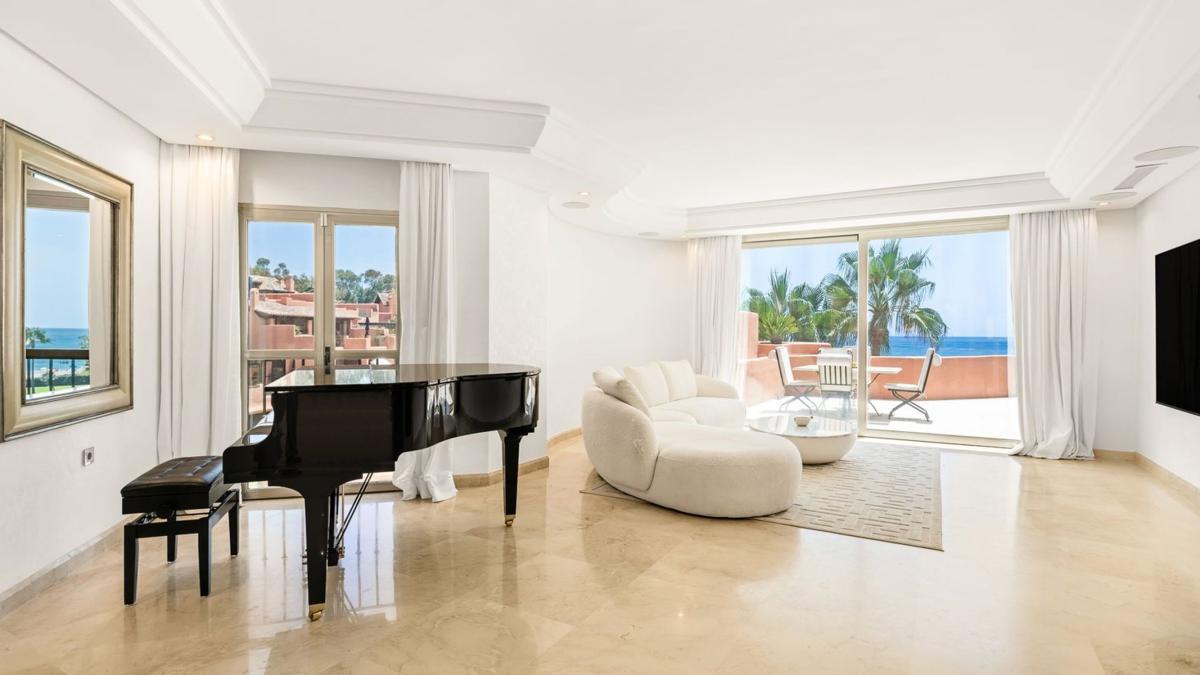 Продажа дуплекса на Dúplex en Calle Realejo, Bahía de Marbella, Marbella, Марбелла photo 4