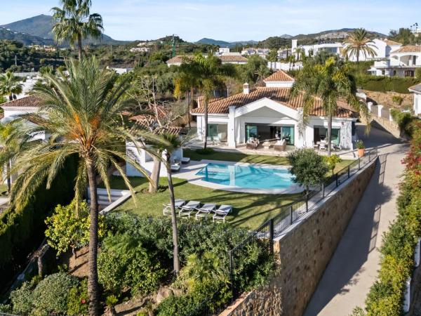 Casa o chalet independiente en Calle Haza del Conde, Los Naranjos, Marbella photo 1