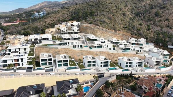 Casa o chalet independiente en Calle Munich, 1, Zona Sierra Helada, Benidorm thumbnail 2