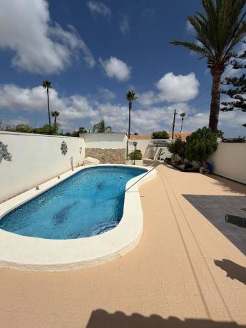 Villa for sale in , Torrevieja photo 1