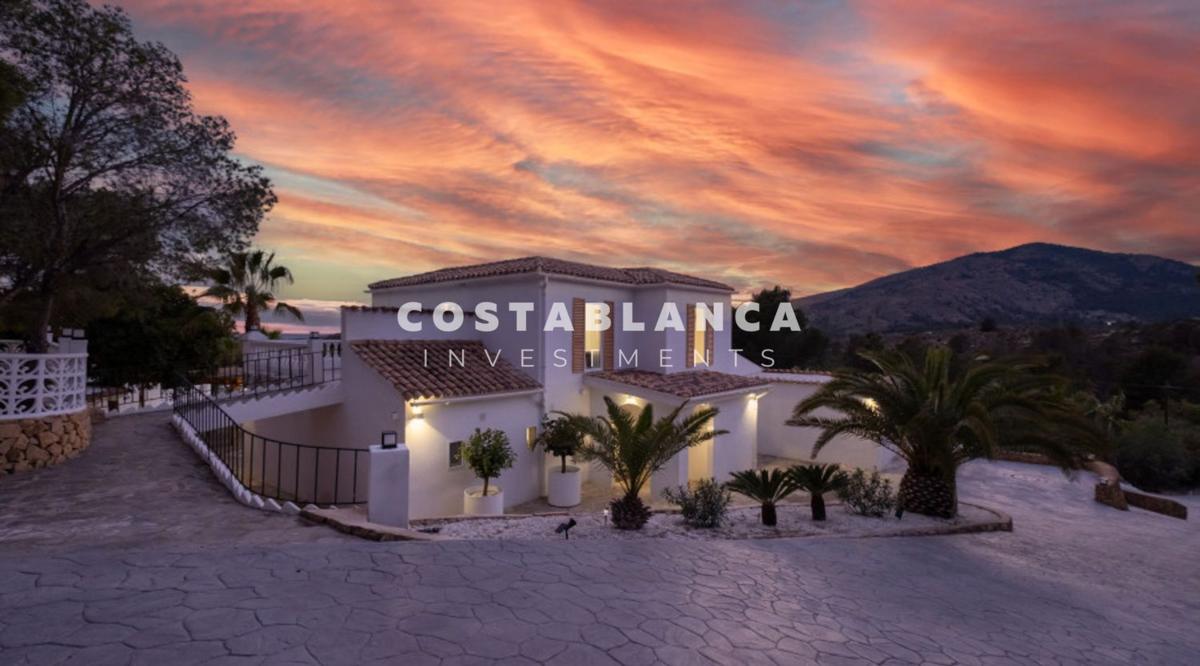 Sprzedaż niezależnego domku jednorodzinnego w  Casa o chalet en Avenida Reyes Católicos, Golf Bahía, Finestrat, Finestrat photo 3