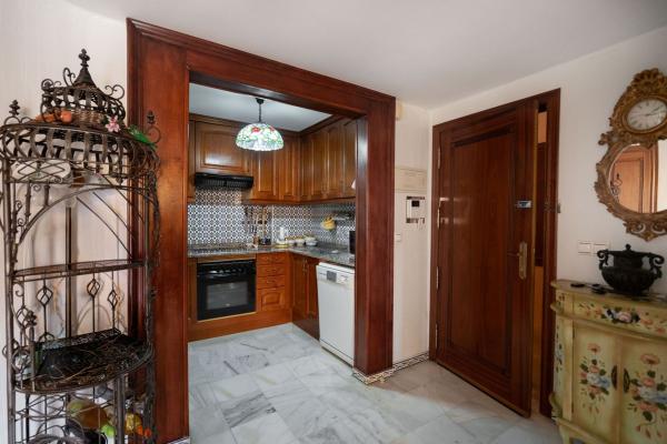 Piso en venta en Piso en Avenida Roentgen, Zona los Frutales, Torrevieja, Torrevieja thumbnail 2
