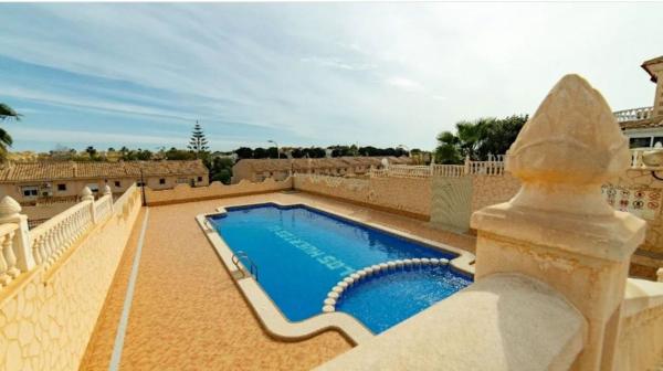 Chalet independiente en venta en Casa o chalet independiente en El Molino, Torrevieja, Torrevieja
photo 1