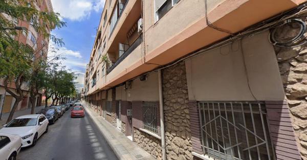 Chalet independiente en venta en Centro, Elda
 photo 3