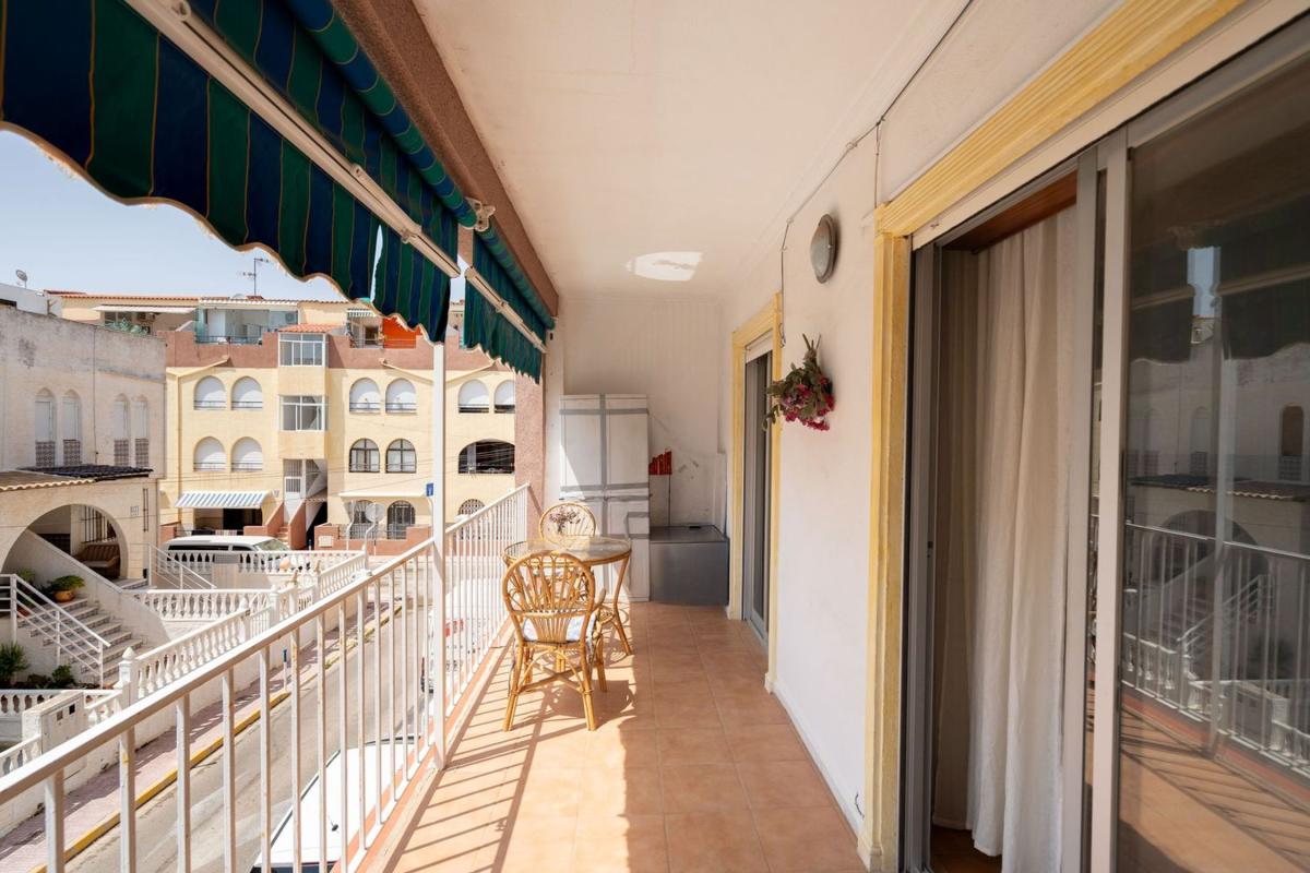Venta de piso en Piso en Calle el Mabre, 1, Gaspar Perrelló, Torrevieja, Torrevieja
photo 3