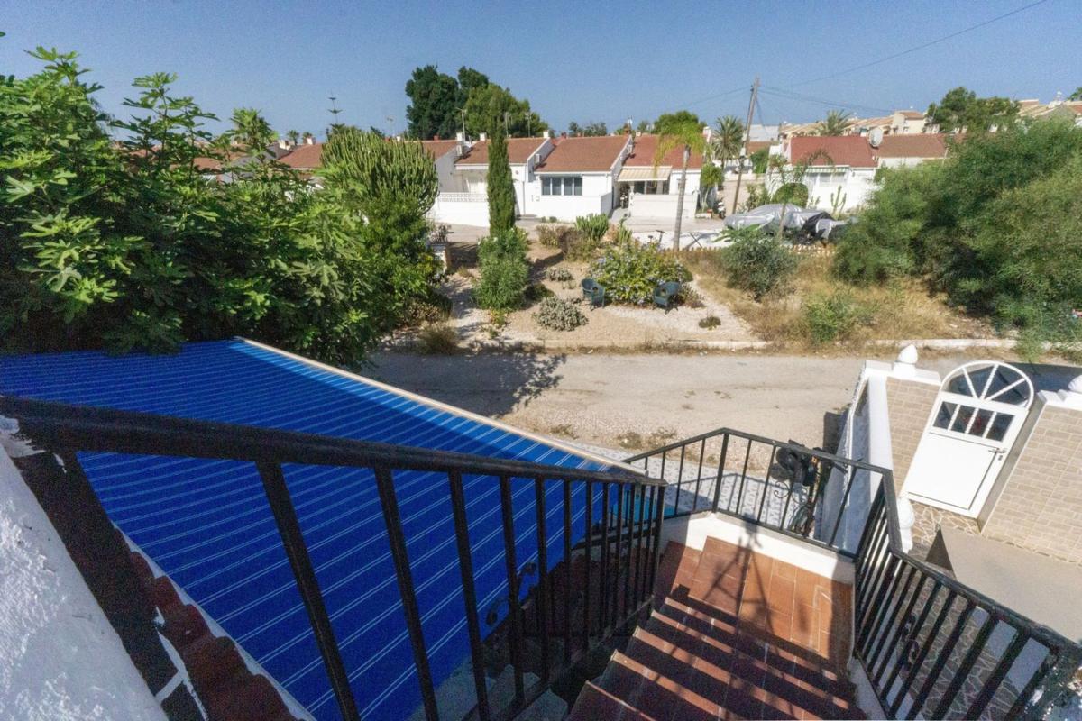 Продажа отдельного шале в  Casa o chalet independiente en Calle Acacias, La Siesta - El Salado - Torreta, Torrevieja, Торревьеха photo 4