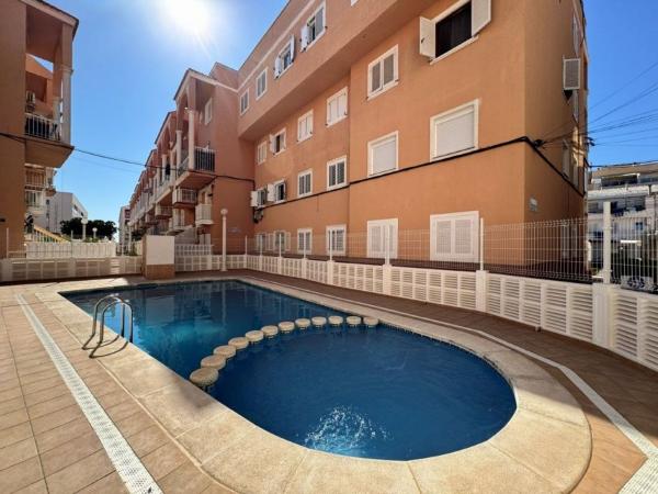 Venta de piso en Piso en Calle Emperadores, Gaspar Perrelló, Torrevieja, Torrevieja
photo 1