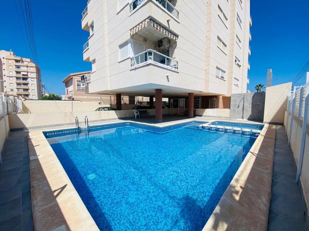 Venta de piso en Piso en Calle Ramon Freixa, Nueva Torrevieja, Torrevieja, Torrevieja
 photo 3