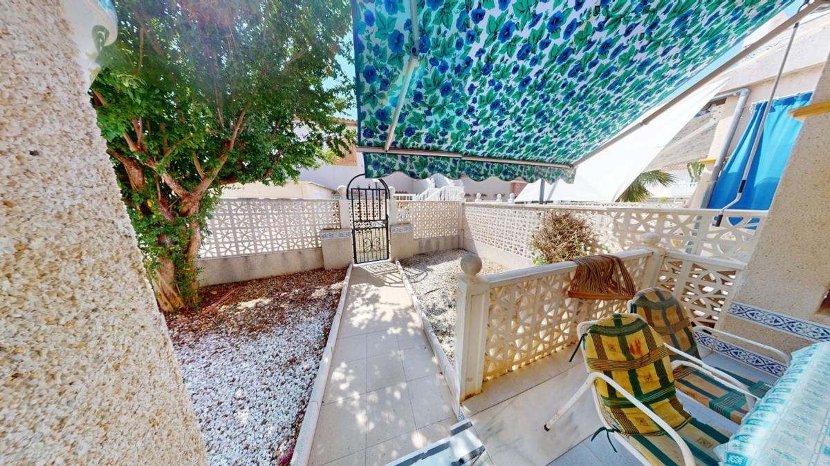 Sale of townhouse in Chalet adosado en Calle Fray Luis de León, Aguas Nuevas, Torrevieja , Torrevieja photo 3