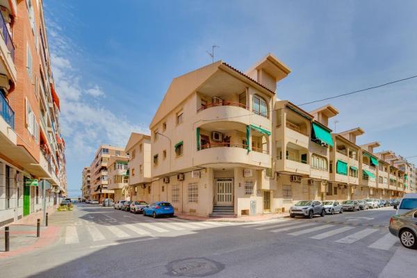 Venta de piso en Piso en Calle Rafal s/n, El Acequión, Torrevieja, Torrevieja
photo 1