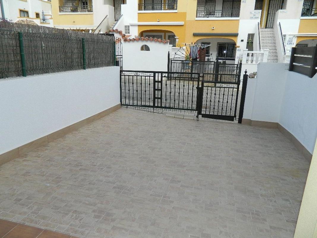 Sale of townhouse in Los Balcones - The Heights of Eden , Torrevieja photo 2