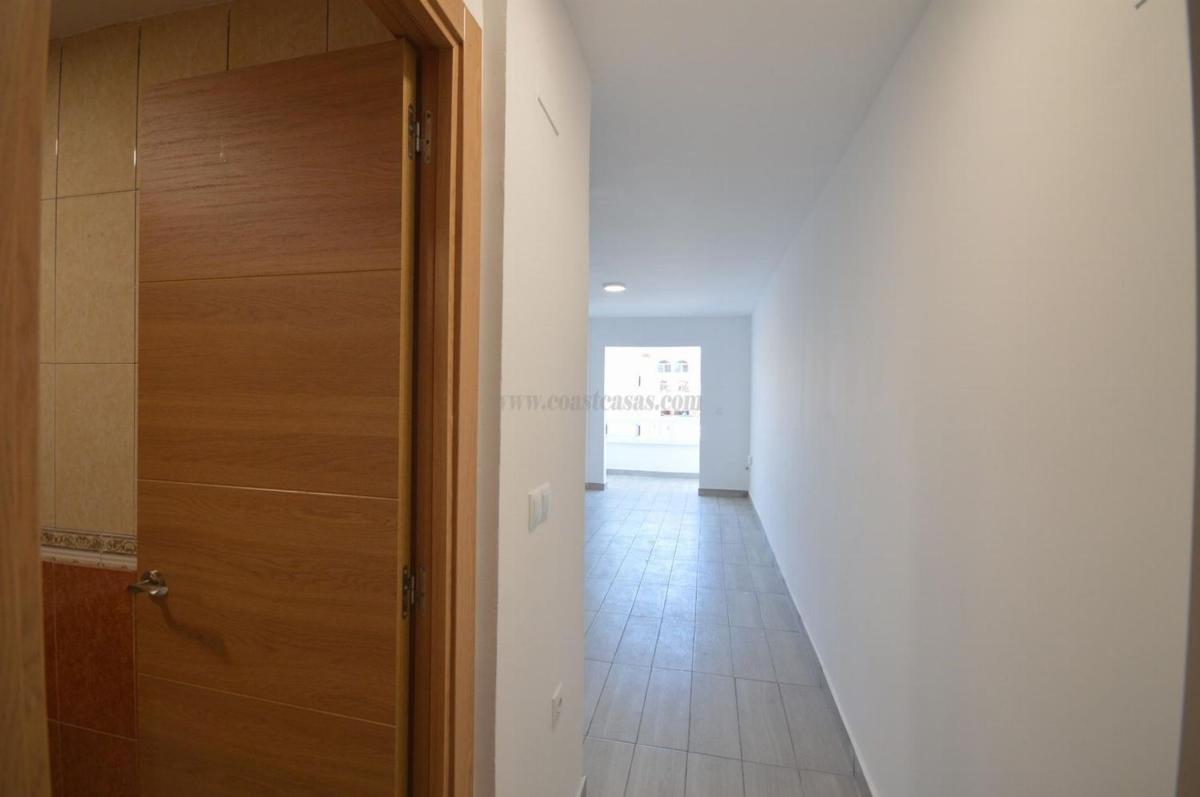Sale of apartment in Piso en Calle Galeón, Avenida Habaneras - Curva de Palangre, Torrevieja, Torrevieja
photo 4