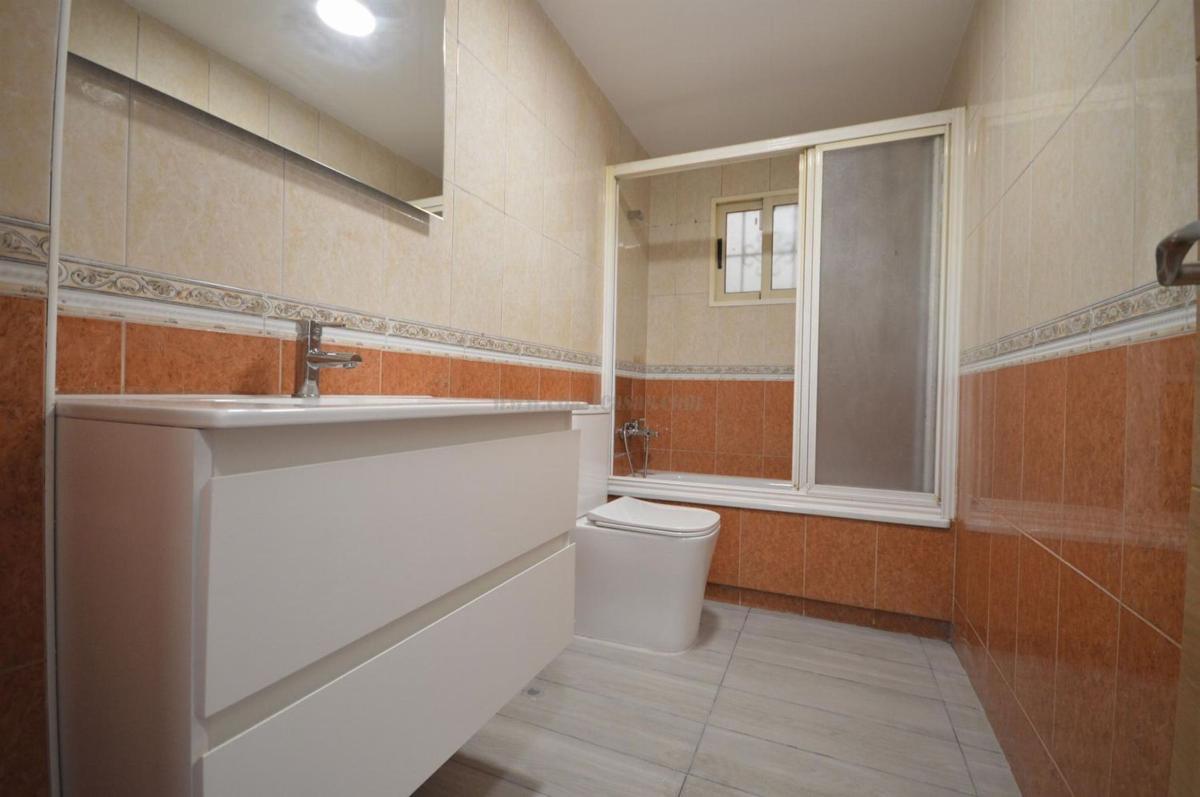 Sale of apartment in Piso en Calle Galeón, Avenida Habaneras - Curva de Palangre, Torrevieja, Torrevieja
photo 5