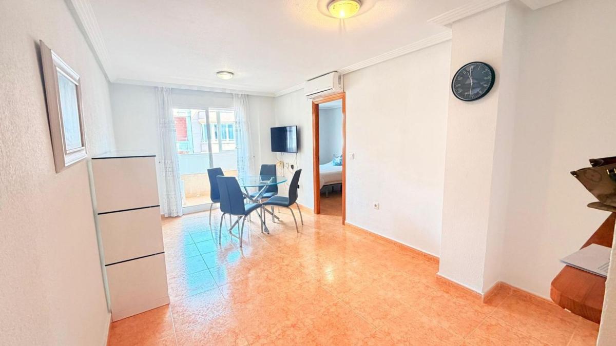 Продажа квартиры на Piso en Calle la Sal, 10, Playa del Cura, Torrevieja, Торревьеха
photo 1