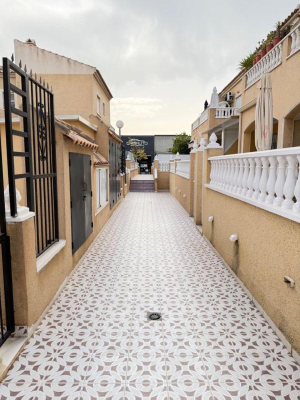 Venta de piso en Piso en Parque Acuático - Sector 25, Torrevieja, Torrevieja
 photo 4