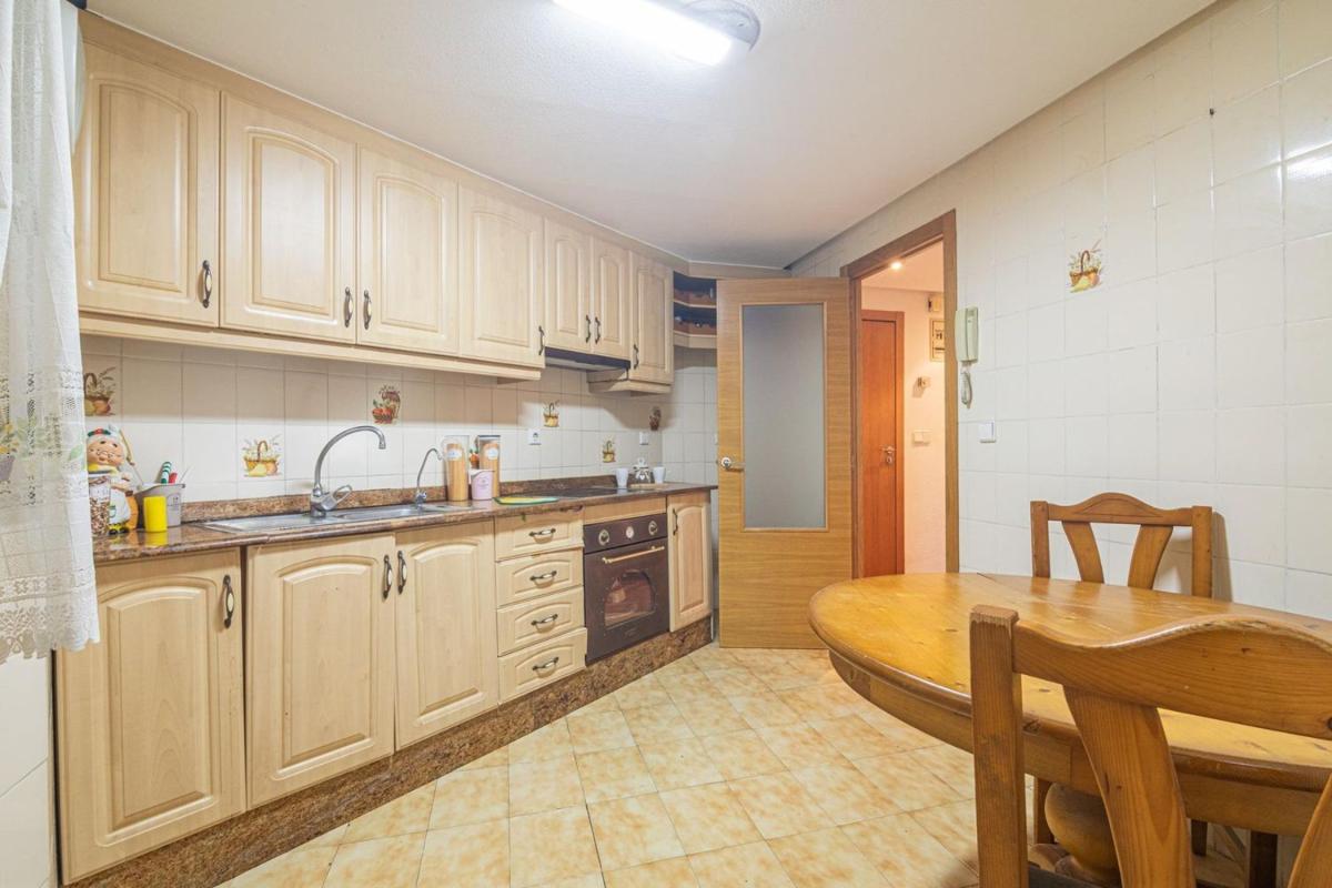 Продажа квартиры на Piso en Plaza del Congrés Eucarístic, 3, Centro, Elche / Elx, Эльче / Эльх
photo 2