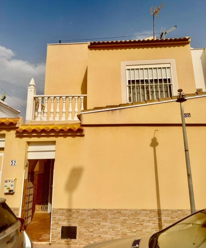 Sprzedaż niezależnego domku jednorodzinnego w  Plaża Los Locos , Torrevieja photo 5