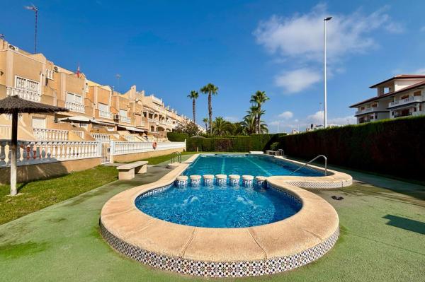 Chalet pareado en Torreblanca, Torrevieja photo 2